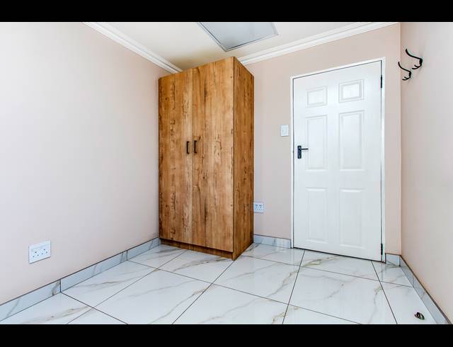 2 BEDROOM FREESTANDING TO LET IN MARLBORO GARDENS